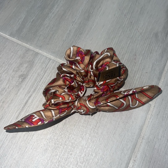 FENDI hair scrunchie. - Picture 4 of 5